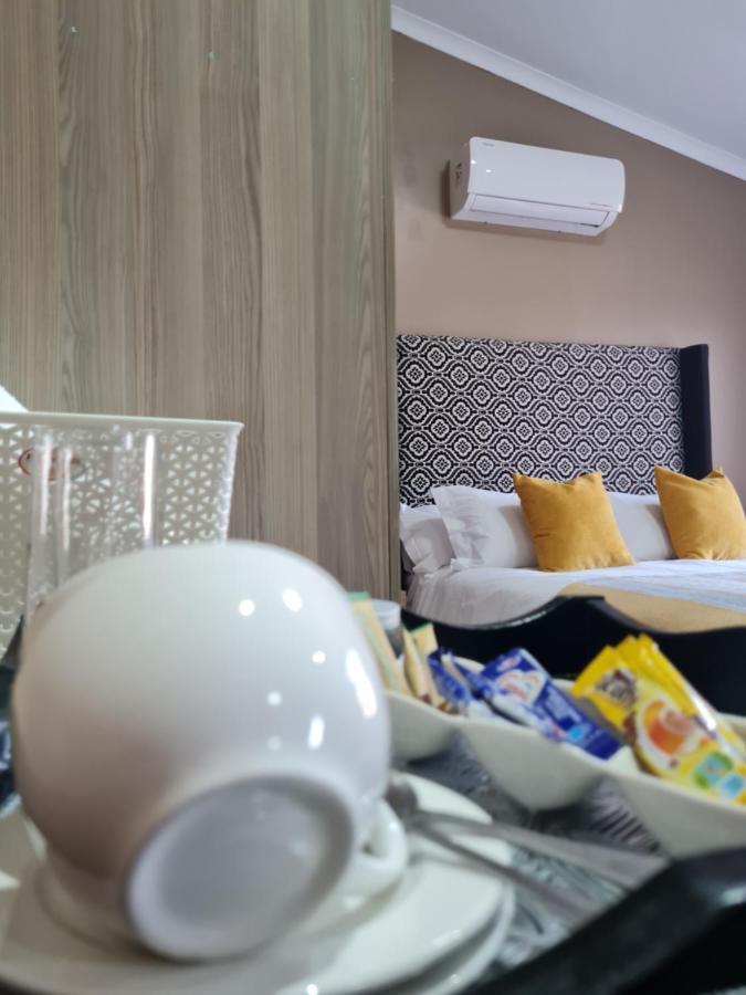 Village Kulture - Guest House Rustenburg Esterno foto