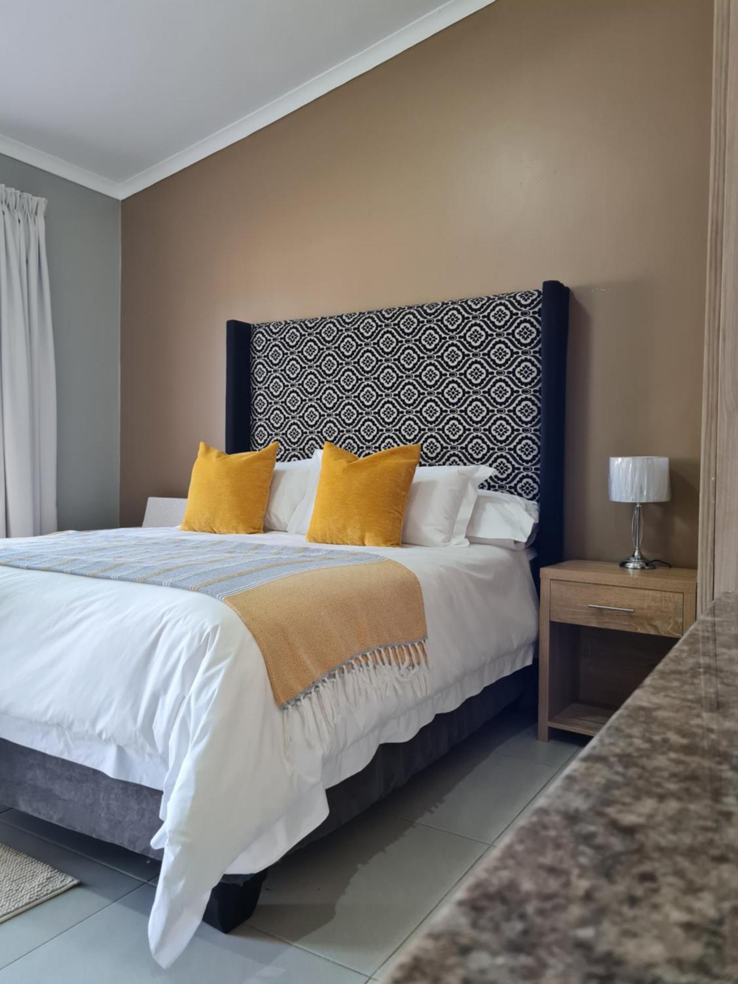 Village Kulture - Guest House Rustenburg Esterno foto