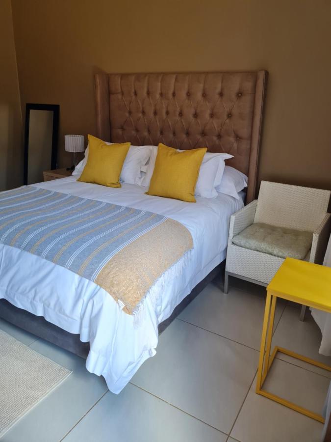 Village Kulture - Guest House Rustenburg Esterno foto