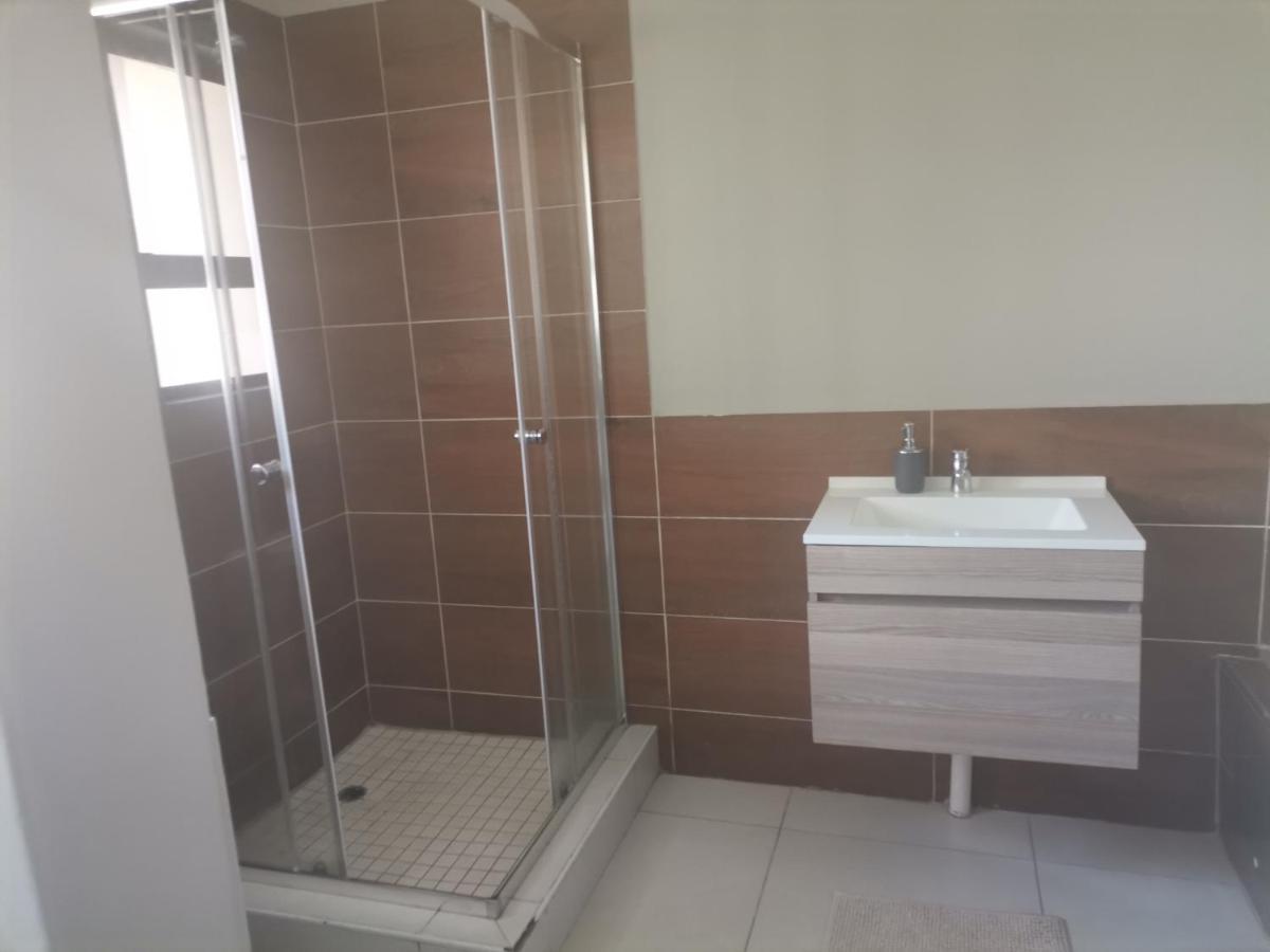 Village Kulture - Guest House Rustenburg Esterno foto