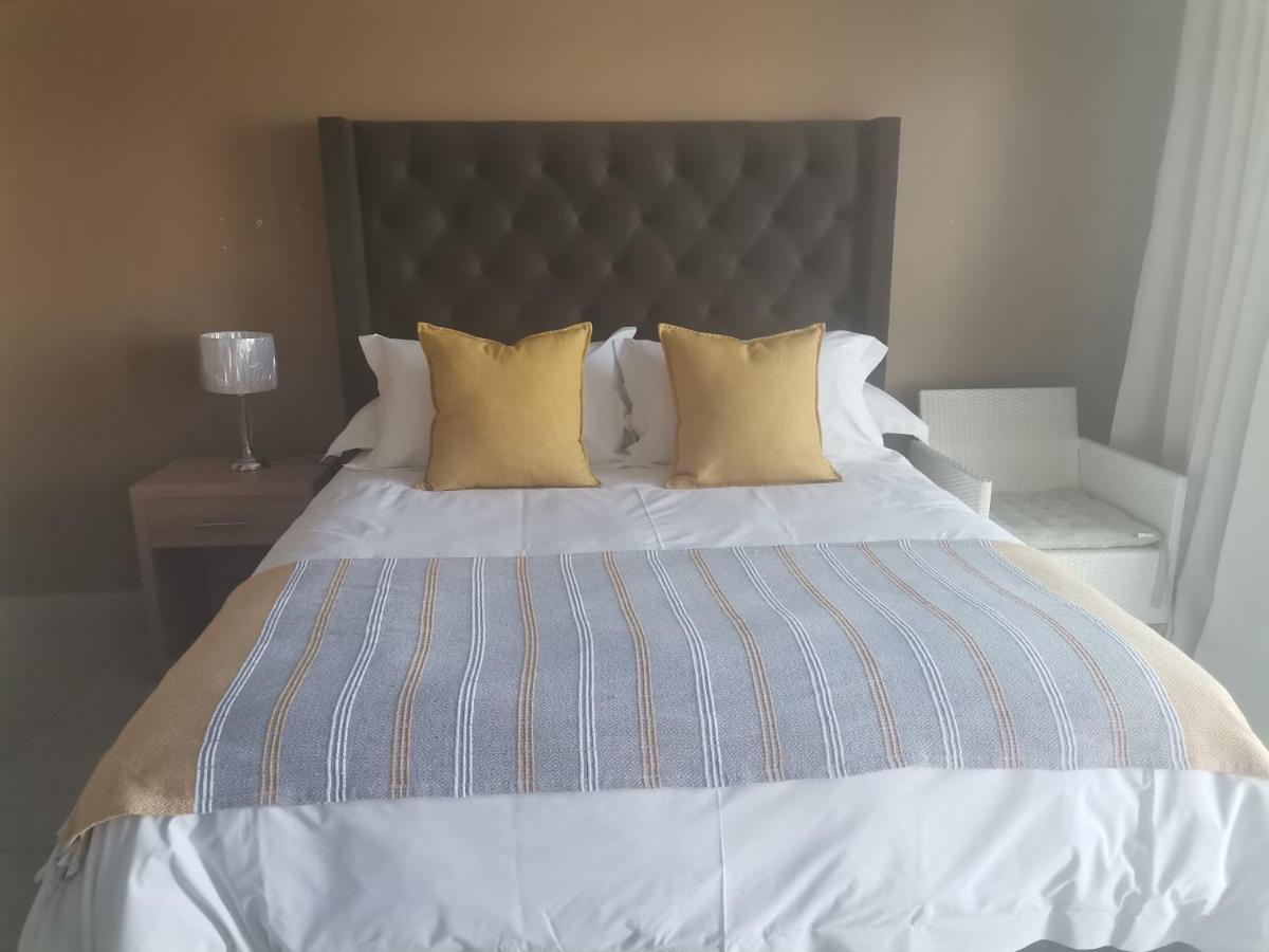 Village Kulture - Guest House Rustenburg Esterno foto